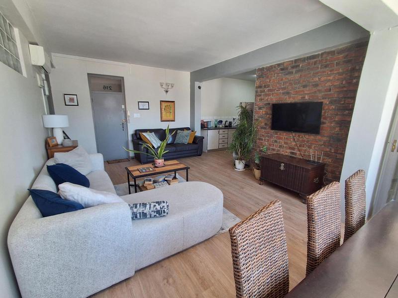 2 Bedroom Property for Sale in Sea Point Western Cape